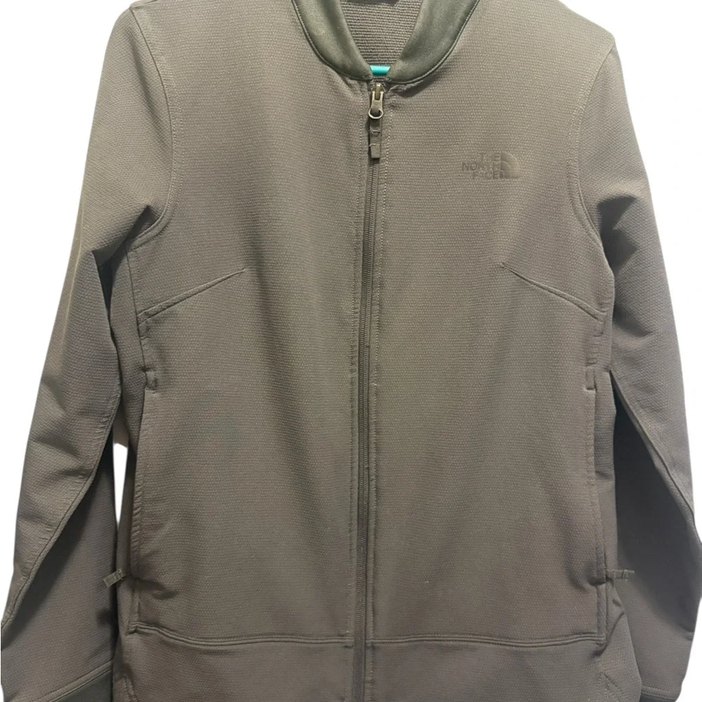 The North Face Women's Sport Dark Gray Lightweight Jacket
